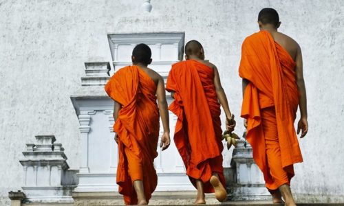 Monks Sri Lanka Tour Encompassed